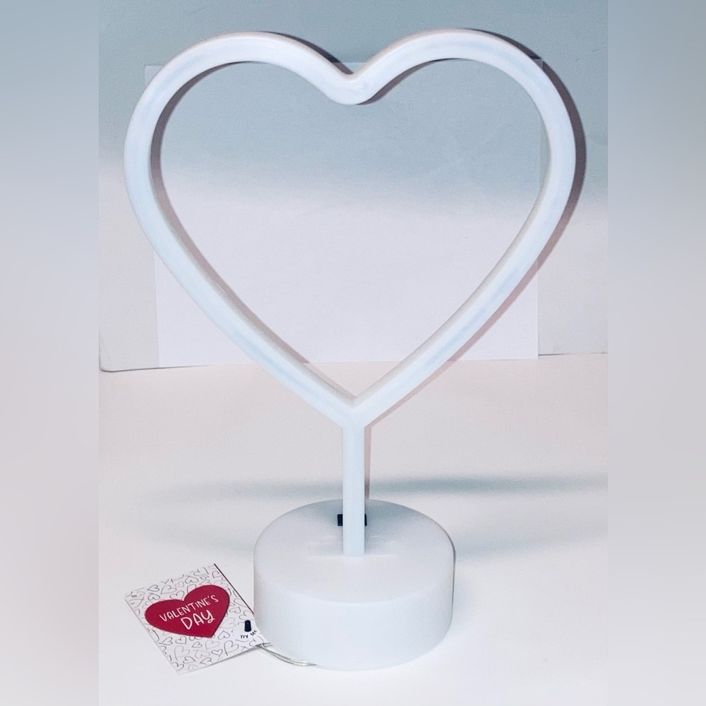 LED Neon Heart Sign - NEW! - Picture 3 of 5